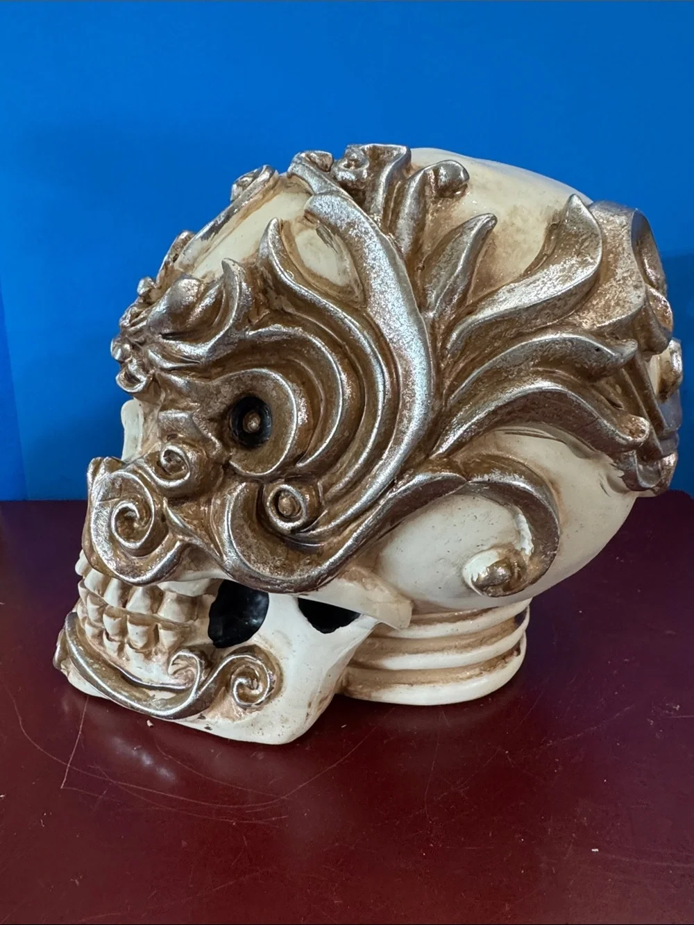Decorative Ornate Skull Accent - Ivory & Gold